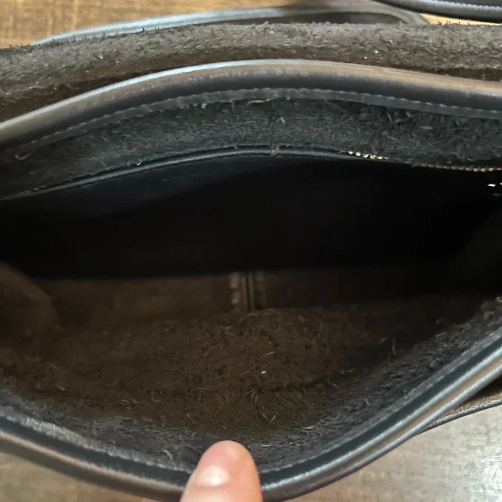 Vintage Coach | Rambler Legacy #9061 | Black Leather
Crossbody Bag - Picture 7 of 11